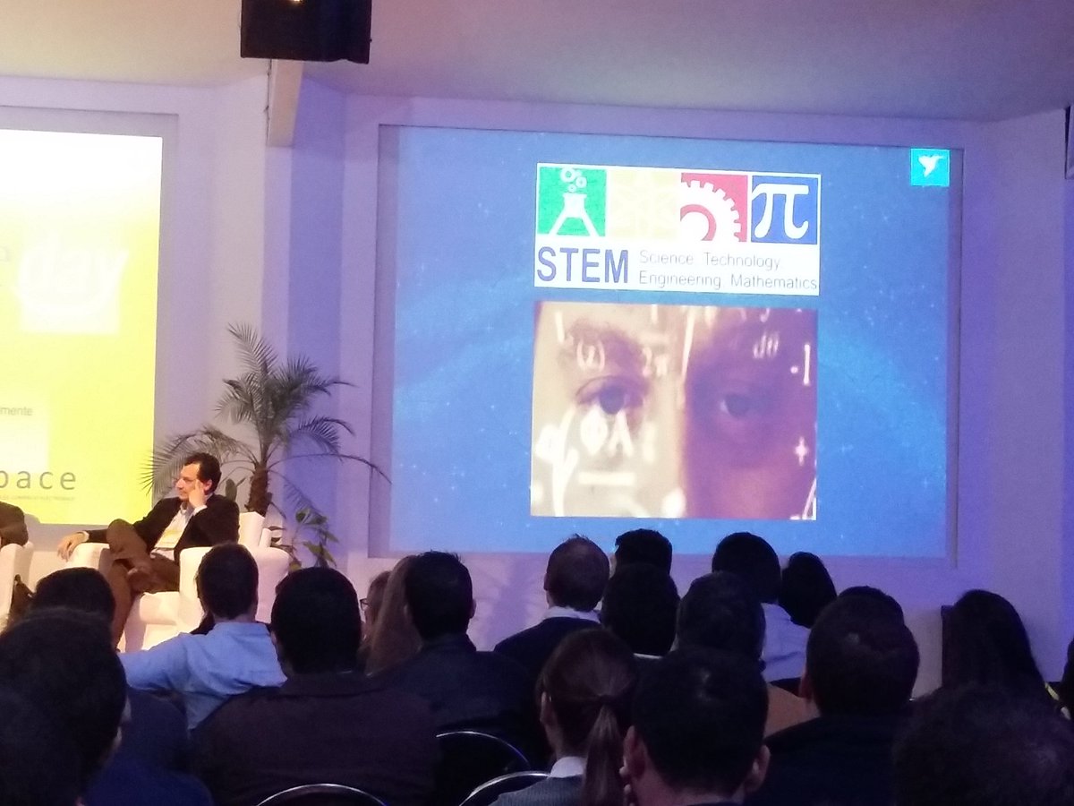 cyn_b61's tweet photo. Al fin le hacen caso al STEM! Me hizo recordar a #Techauka ❤ #eDayPy @sebas_siseles https://t.co/donqXqB06q