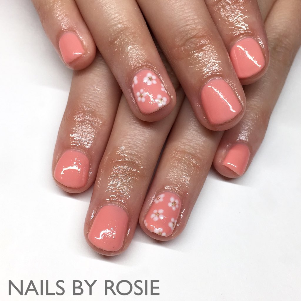 nailsbyrosiew's tweet photo. Flowers 🌺🌸🌼 #Spring #nailart #nails #biogel @BiosculptureGB @ScratchMagazine @pro_beauty #showscratch https://t.co/LKAa1JLe6m
