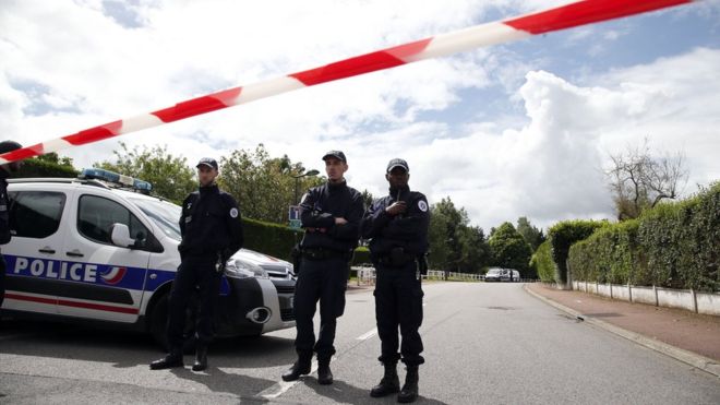 OSACstate's tweet photo. OSAC Analysis - #France Police Attack (Pwd Reqd): https://t.co/Wb6GI7dVAv #magnaville @USEmbassyFrance @amchamfrance https://t.co/HnHv8ielJ7