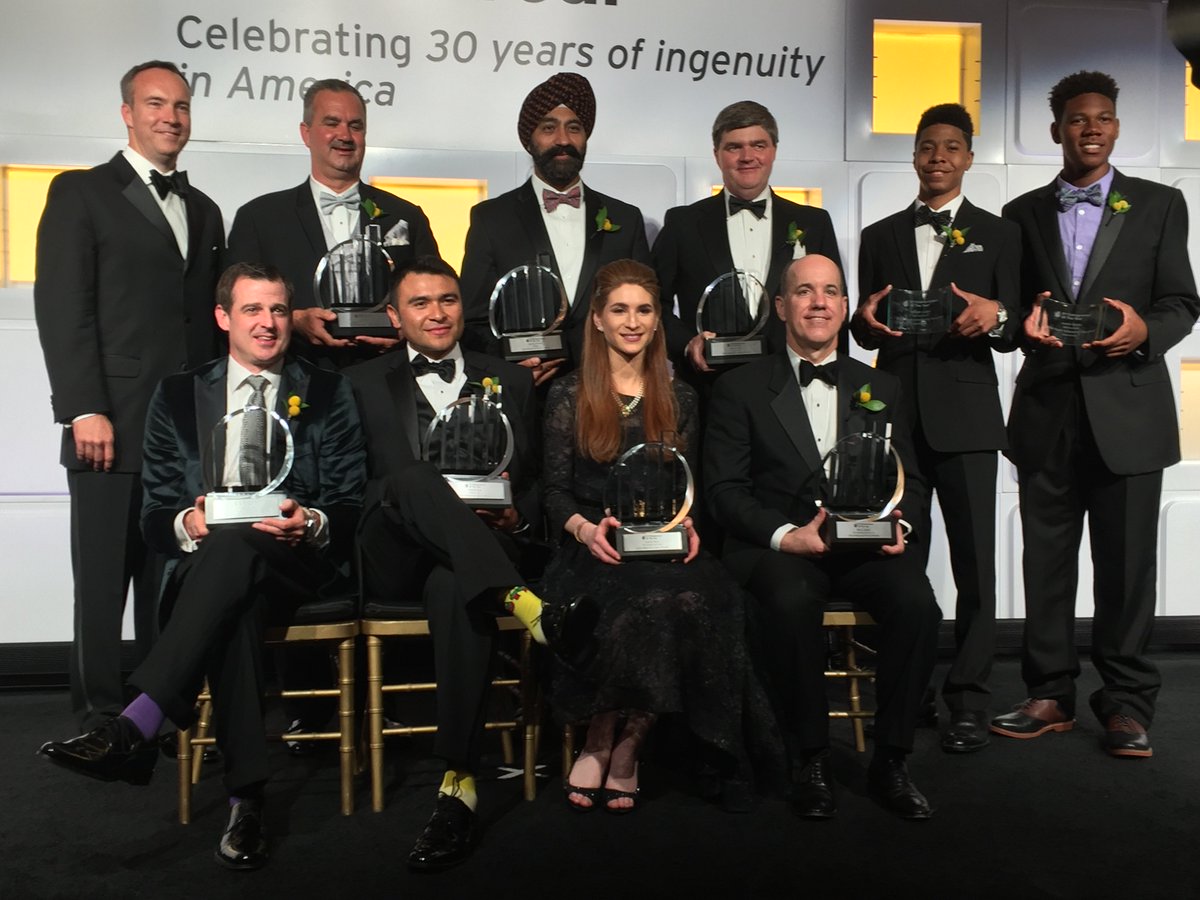 ScienceLogic's tweet photo. Congratulations to @dave_f_link &amp; all the Entrepreneur of the Year award winners! @EY_EOYUS #EOYMidAtl https://t.co/l1x4G4uCZD