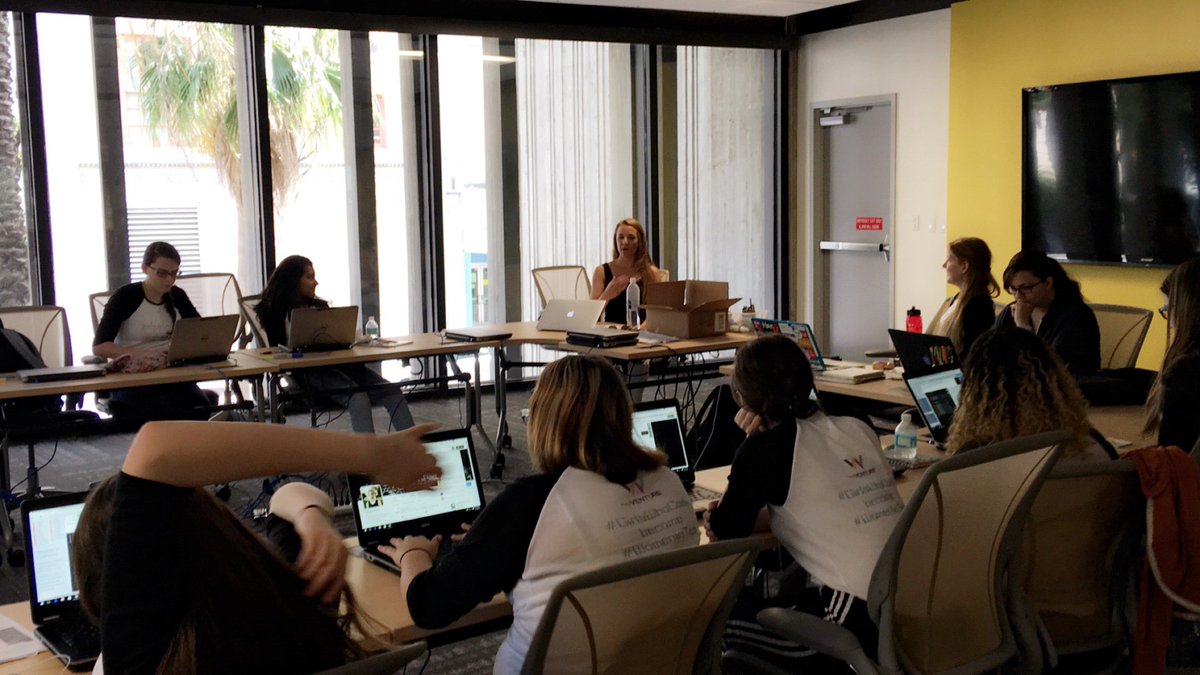 .<a href="/msbrandymorgan/">Brandy Morgan ⚡️</a> w/ <a href="/prplrckscssrs/">Purple, Rock, Scissors</a> shining light on what it's like to be a female developer! 🙆🏻💪<a href="/GirlsWhoCode/">Girls Who Code</a>