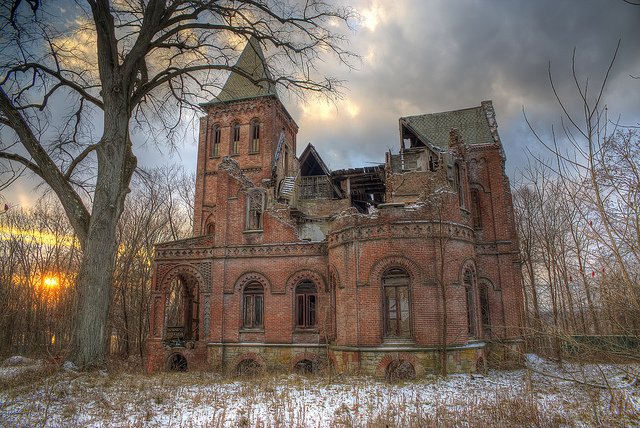 SweetSavoring's tweet photo. Exploring the Hudson Valley: Wyndcliffe Mansion, Rhinebeck My husband Andy is n https://t.co/b7c0h2nQfZ #2014 https://t.co/sW8nva3v9c