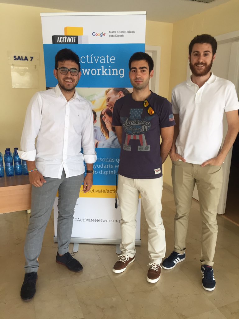 nexostart's tweet photo. Nuestros compañeros de Social Media en el evento de #activatenetworking de @google https://t.co/qvJjObHYVw