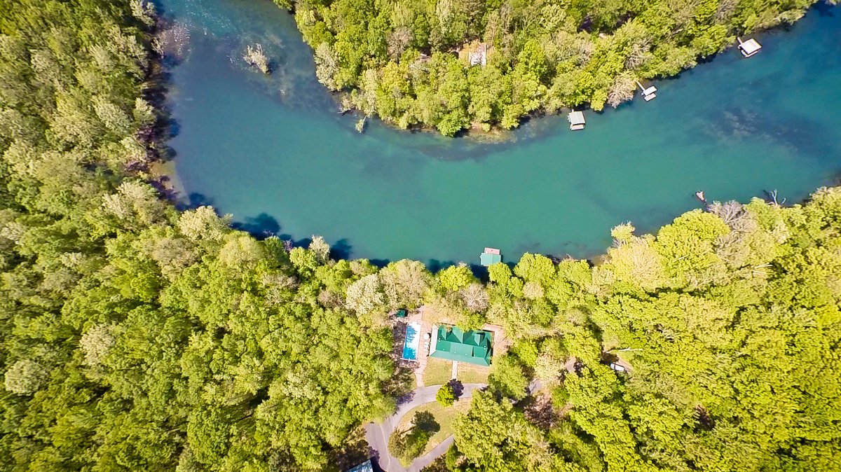 25% + 10K referral fee - Ultra luxury log cabin estate of 40 acres on river in AR. Visit 1499houston.com.