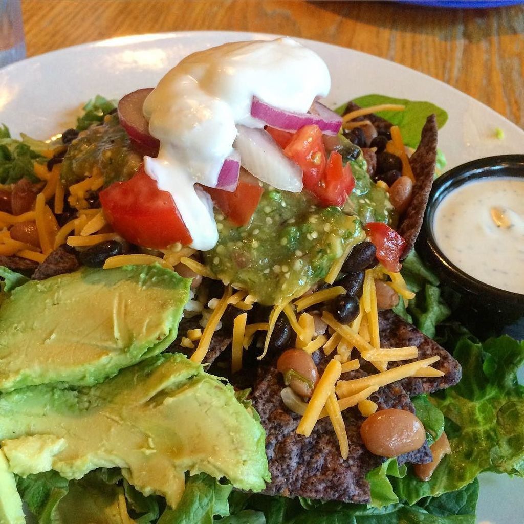 "Lookin' for luuunch in all the wrong places..." For a fresh, healthy, midday flavor fest,… ift.tt/23e5yGz