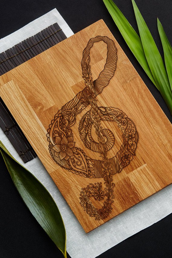 mashrum160284's tweet photo. Blooming Treble Clef Cutting Board Musician Gift Home Decor Anniversary Gift #Housewarmin... https://t.co/eDKO8Ng3VV https://t.co/ypjOWnTCVu
