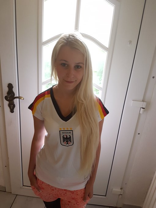 Heute auf ein erfolgreiches Spiel DEUTSCHLAND-POLEN :) #EM #EM2016 #SexyJenJen #Model #Teen #cutie #beauty<a href="/tag/model"class="tags"><span>#model</span></a><a href="/tag/beauty"class="tags"><span>#beauty</span></a><a href="/tag/cutie"class="tags"><span>#cutie</span></a><a href="/tag/teen"class="tags"><span>#teen</span></a><a href="/tag/soccer"class="tags"><span>#soccer</span></a><a href="/tag/em"class="tags"><span>#em</span></a><a href="/tag/em2016"class="tags"><span>#em2016</span></a>