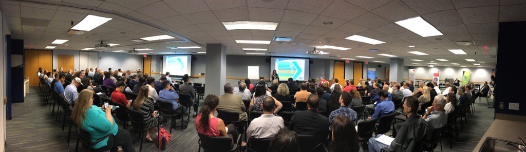 michael_r_white's tweet photo. Great crowd at eAWB360 in Chicago #eAWB360 @IATA https://t.co/56CGa9v1mR