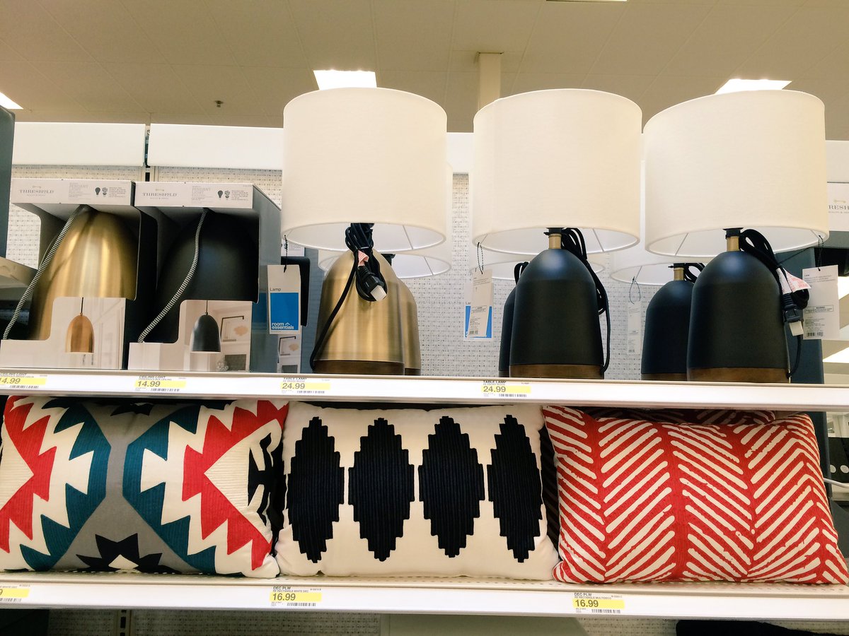 TGTKathrynR's tweet photo. Back to College home flat set and really to sell #TargetStyle #T751 #BTC https://t.co/QecWH6yjpK
