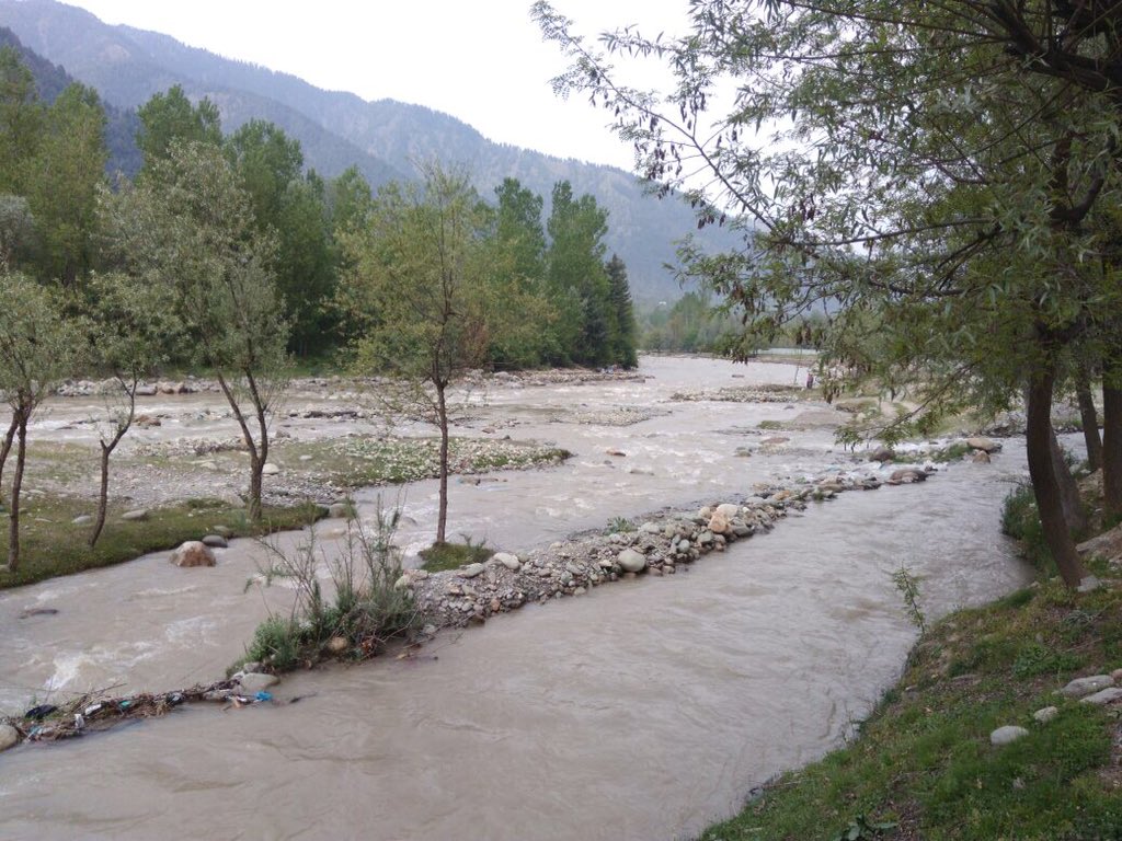 SayyedJenifer's tweet photo. @coxandkingsIN #NatureInAFrame sonmarg way https://t.co/ygJm4Y2lIh