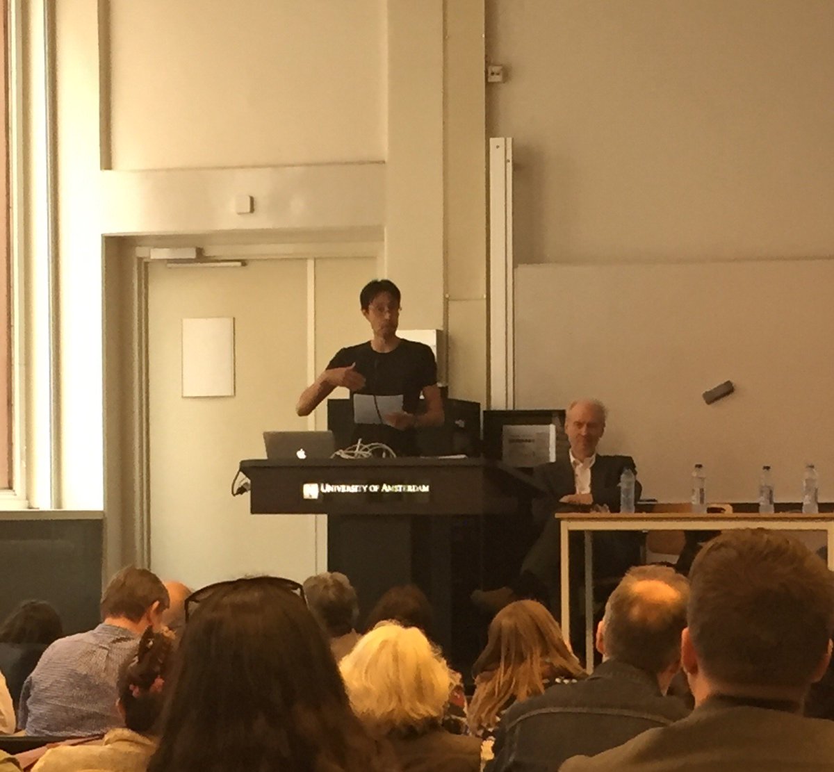 beanstastefine's tweet photo. Paul Dawson (@drpadawson) being brilliantly cartoonish and cartoonishly brilliant #ISSN16 #issn2016 https://t.co/0nTeF3PBRW