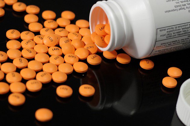 CircularIndiana's tweet photo. Are your old aspirin bottles recyclable! It is incredibly likely. https://t.co/PH2xhBWkVi #RecycleIN https://t.co/rAQhxyUGTc