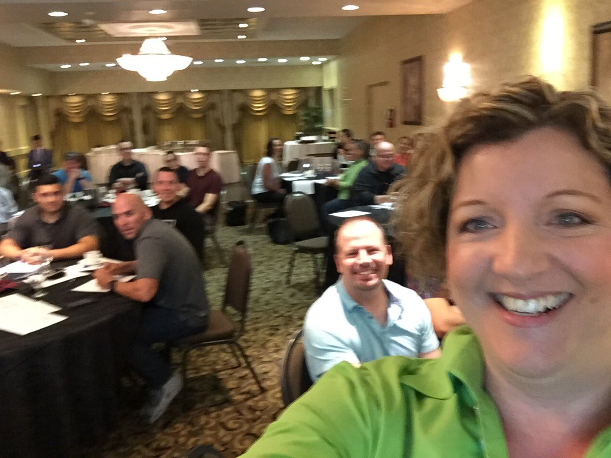 WelsfordM's tweet photo. I'm up next to discuss Welsford's Top 5 in ACS.Spoiler alert re upcoming changes to BLSPCS ALSPCS @CPER_HHS #DocCME https://t.co/gWX3jbqjxO