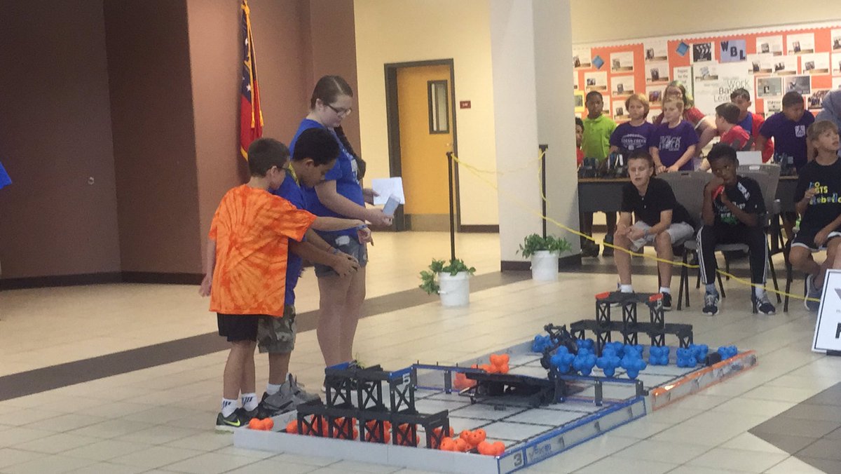 RPES_Cougars's tweet photo. VEX Robotics skills challenge! #NewtonROBOTS #onewtone #NCSSBeTheBest https://t.co/hO24MaqY06