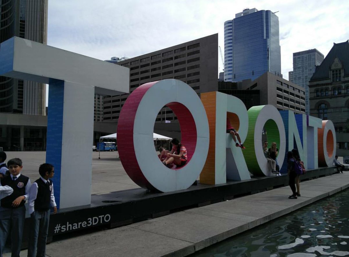 walkforvalues's tweet photo. Our 2nd Flag Hoisting in #Toronto at Nathan Phillips Square was a success!! #walkforvalues #valueswithoutborders 👌 https://t.co/xbjdsH0hbz