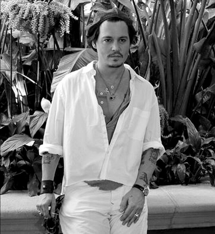 JohnnySgh1's tweet photo. After some hours I'm gonna destroy AmberHeard with this hashtag
#WeAreWithYouJohnnyDepp 
#JohnnyDepp Fans Be Ready👊👊 https://t.co/VUoqi4qbS3