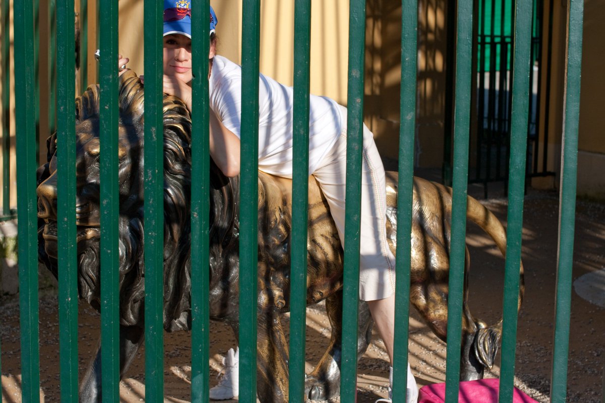 RaisingTheHustl's tweet photo. and then ...they let me out!
Tiergarten Schönbrunn '09'
By 
#Poolaroids
#TT
#raisingthehustler
#pooldocumentary https://t.co/Rd2BsCK8x7