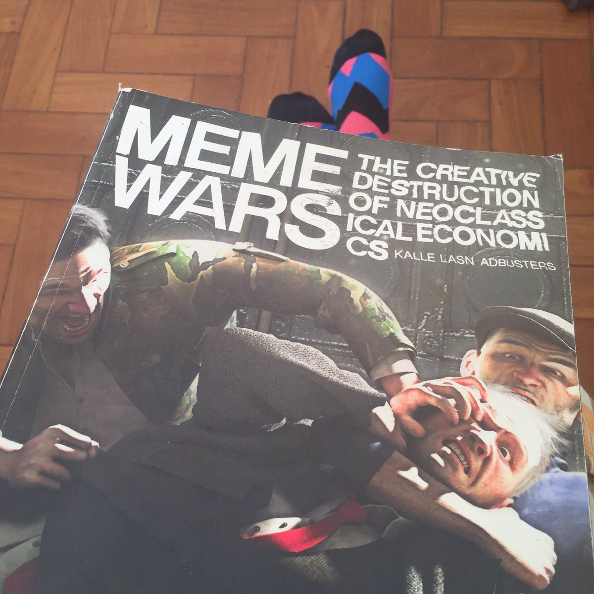 diImabr's tweet photo. Adorei esse livro que conta a história da #PrimeiraGuerraMemeal. https://t.co/mjdqxF6n6q