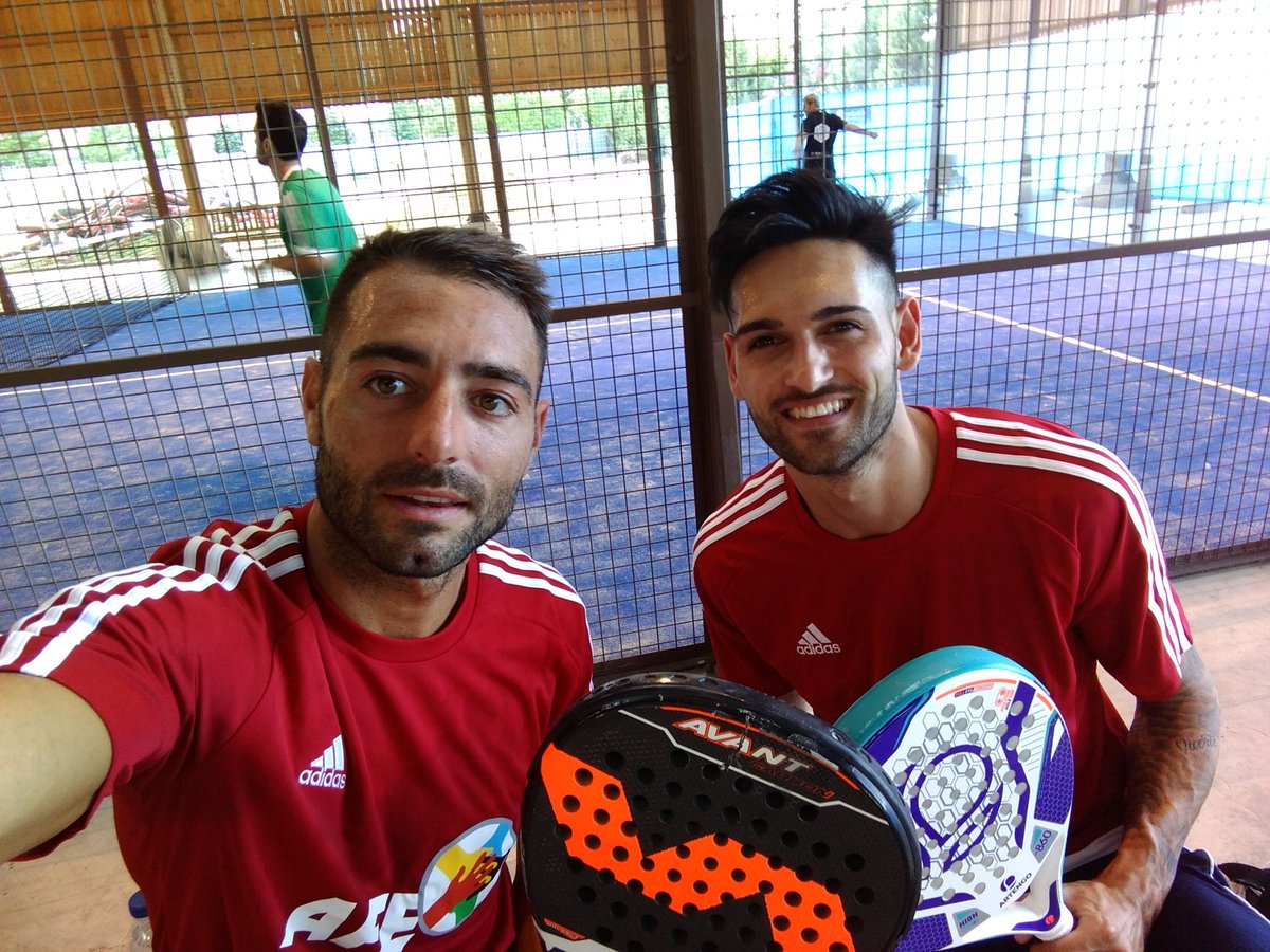 Disfrutando del torneo de padel de <a href="/afefutbol/">AFE</a> con @JuanmaGnzalez22 . SI SE PUEDE...!!!