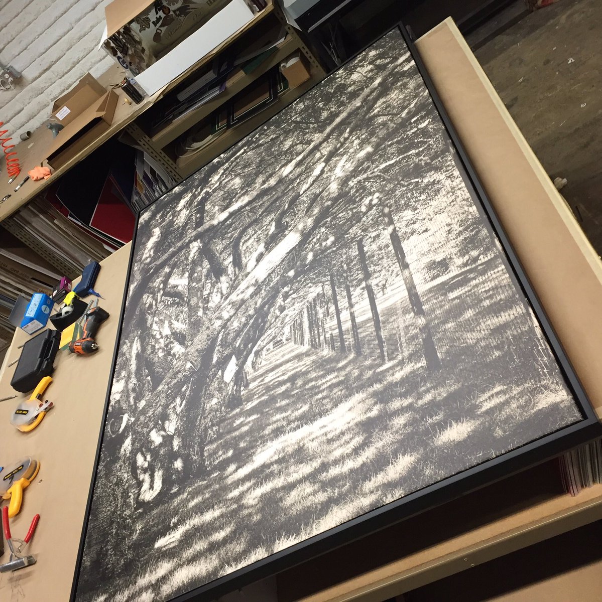 FrameWorksAZ's tweet image. Doing BIG things in the studio this morning! #monstercanvas #customframing #canvasstretch #goodmorning