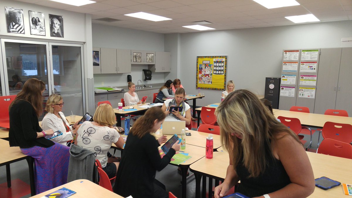 MCPSafety's tweet image. @mcpasd Teachers are learning how to engage their students with iPad apps!  #mcptech #Innov8MCP @KromreyMS