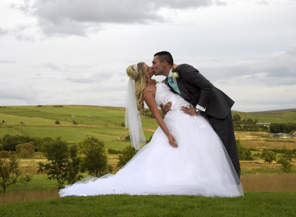 iannewtonvideo's tweet photo. #wedding #videos by #iannewtonvideo of #manchester https://t.co/HAT3ddaD0b https://t.co/OcW4fjLUBR