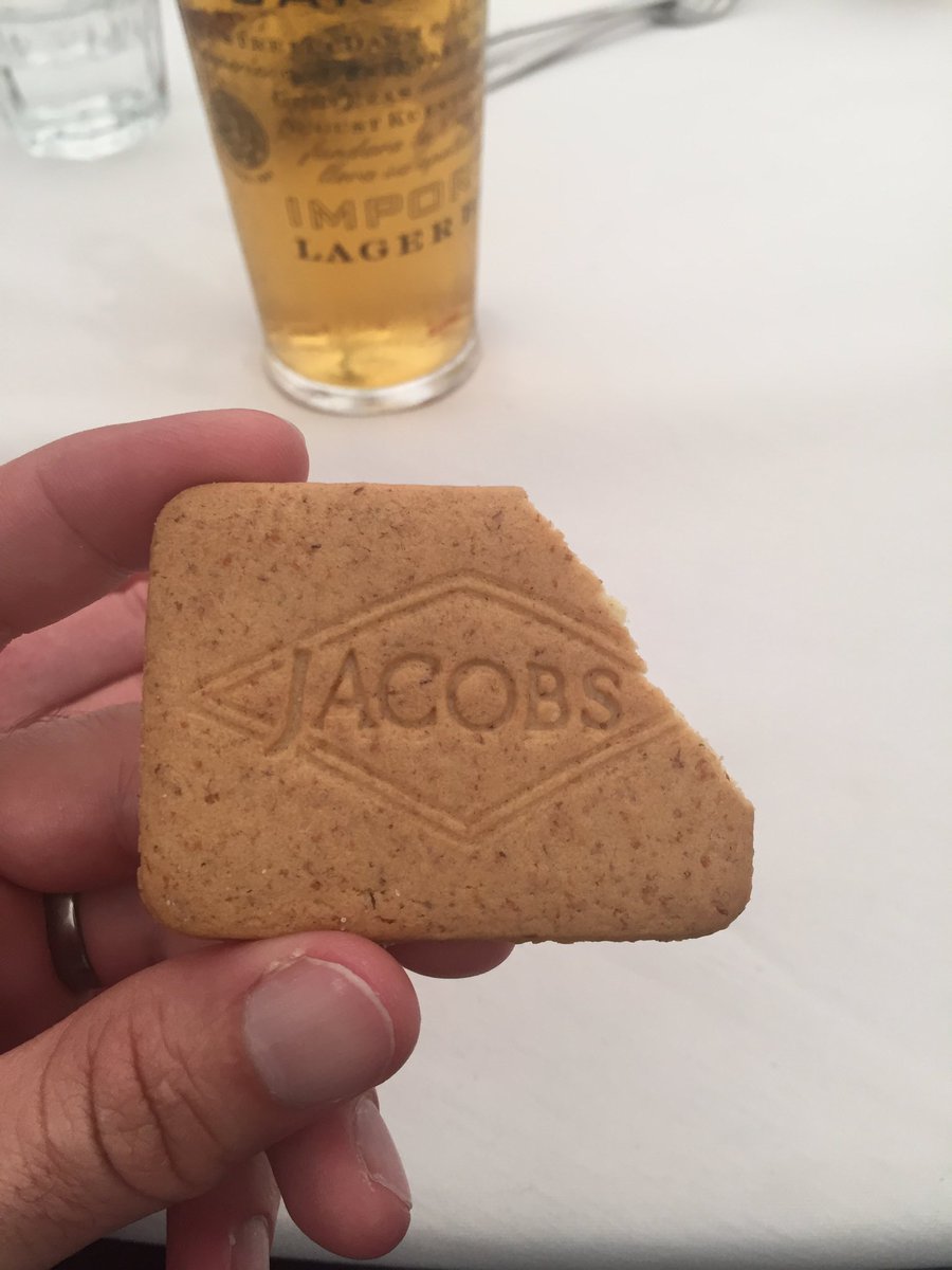 moxonben's tweet photo. At a posh do. Served with cheese 🧀, tastes like a digestive 🍘. #definitiveproof @ElzStamp @sophiestamp_ https://t.co/uFtAKesDRy