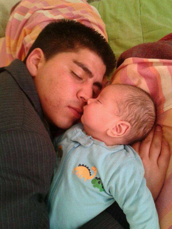 kumpa7f's tweet photo. no ay nada mas hermoso que disfrutar de un rico descanso con tu hijo en casa #papafonasa #mesdelpadre https://t.co/WC9Y1W4P5D
