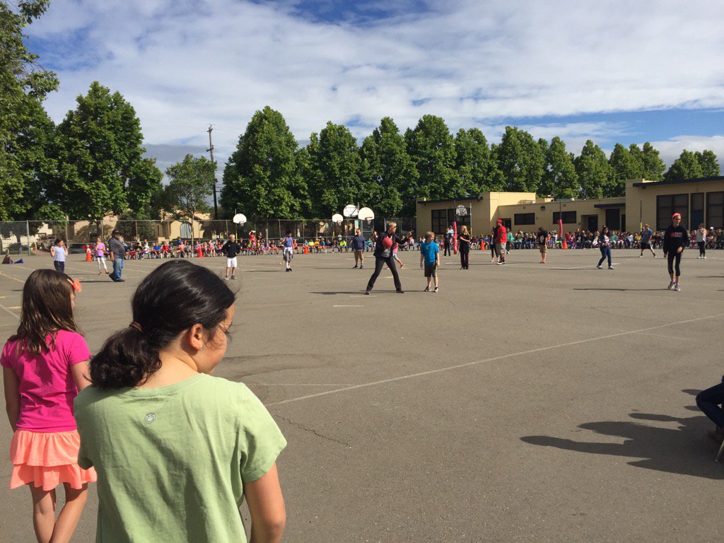 EdisonOtters's tweet photo. Annual 4th vs. 5th kickball game. Go Edison Otters!! Happy #lastdayofschool https://t.co/WCseID19LB