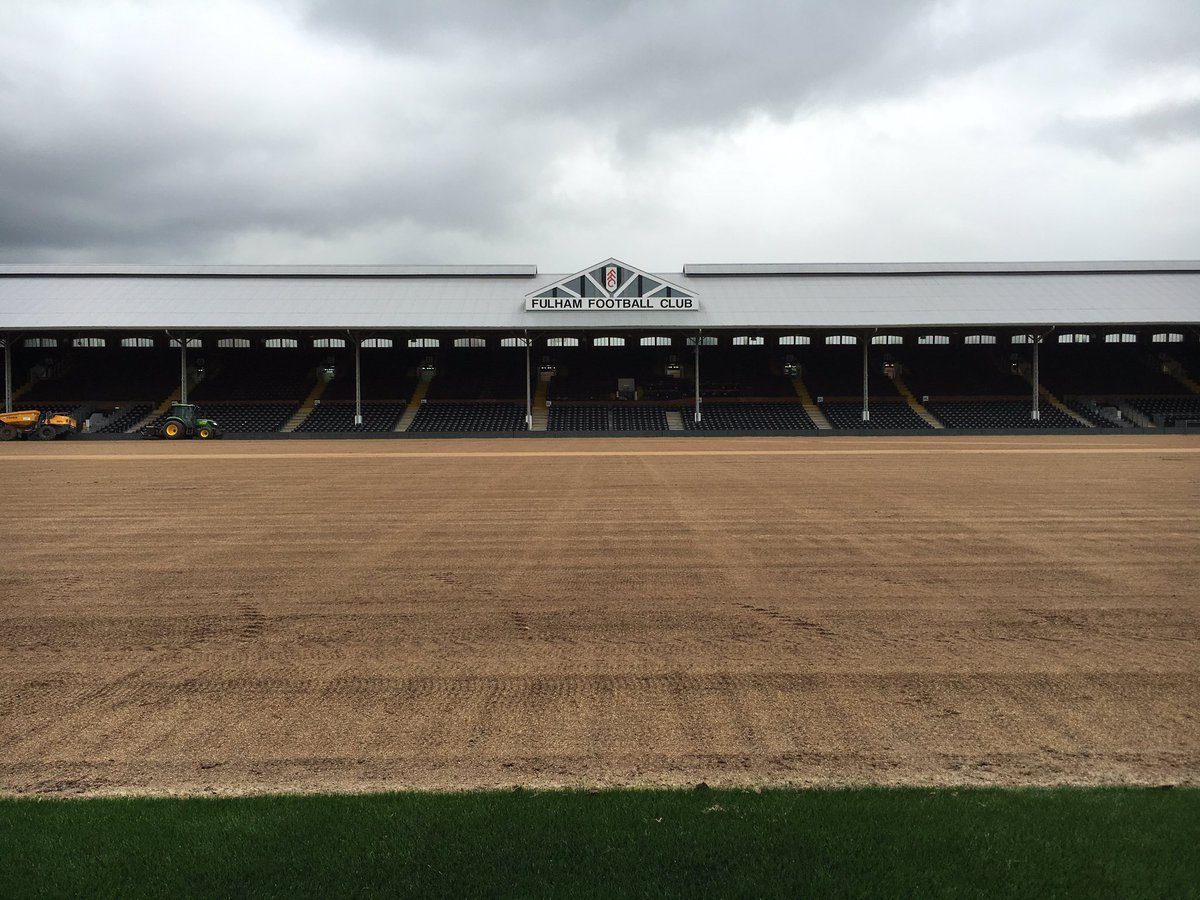 PremierPitches's tweet photo. @FulhamFC @MansfieldSand #cravencottage #fibrelastic all seeded and ready for a light top dressing! https://t.co/dfzTXKNQtc