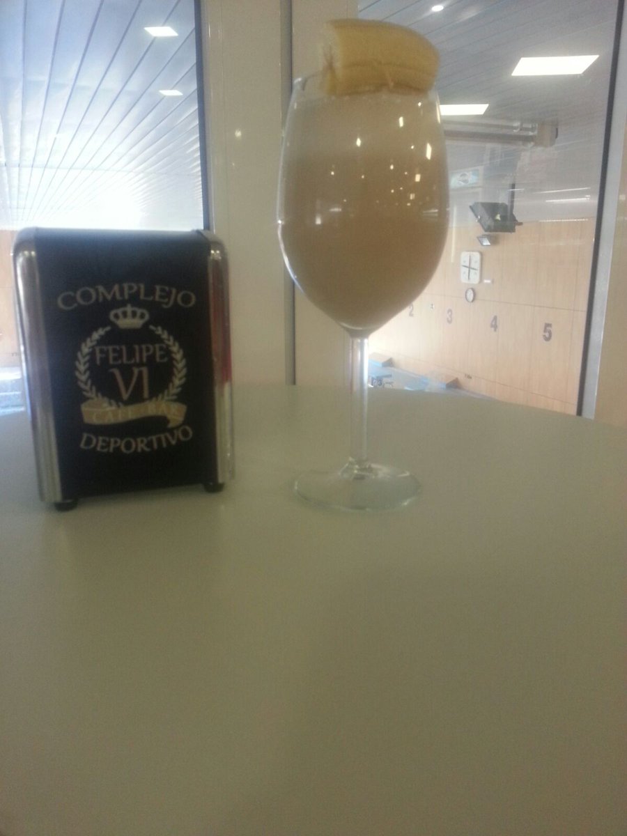 BarFelipeVI's tweet image. ¡Se acerca el verano! Y como viene...
Ven y refréscate con nuestros batidos caseros, helados, AIRE ACONDICIONADO...