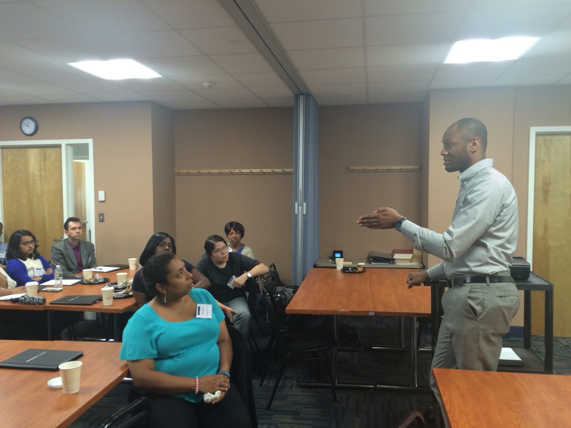 edpioneers's tweet photo. #EPNJ Fellows started their first day of professional development w/ a keynote from Dominique Lee of @BRICKAcademy. https://t.co/fcTu2f9WB7