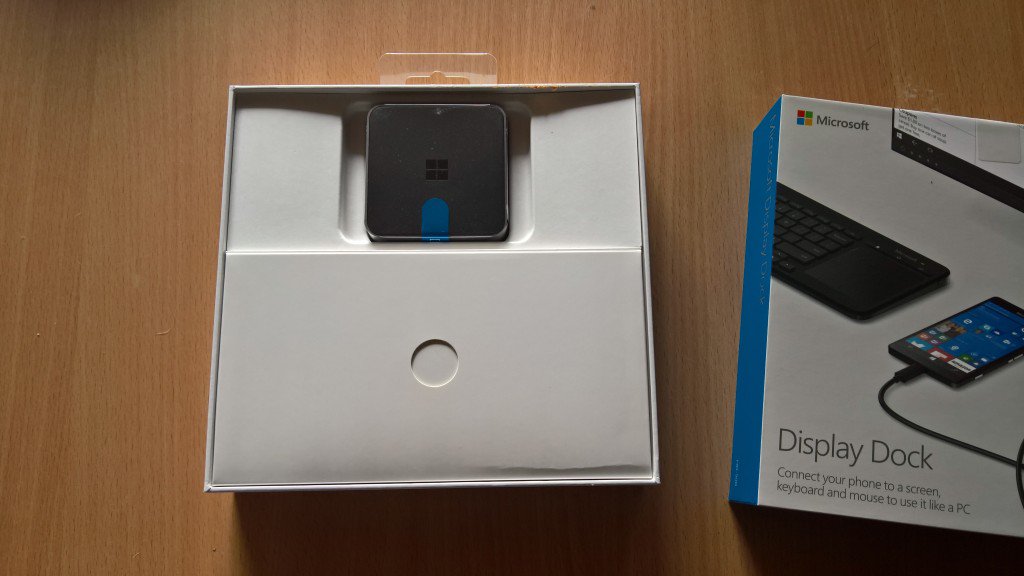 SiSoSnooP's tweet photo. So, einen PC brauch ich nicht mehr ;) #Lumia950 #DisplayDock https://t.co/QCB1GBqCXE