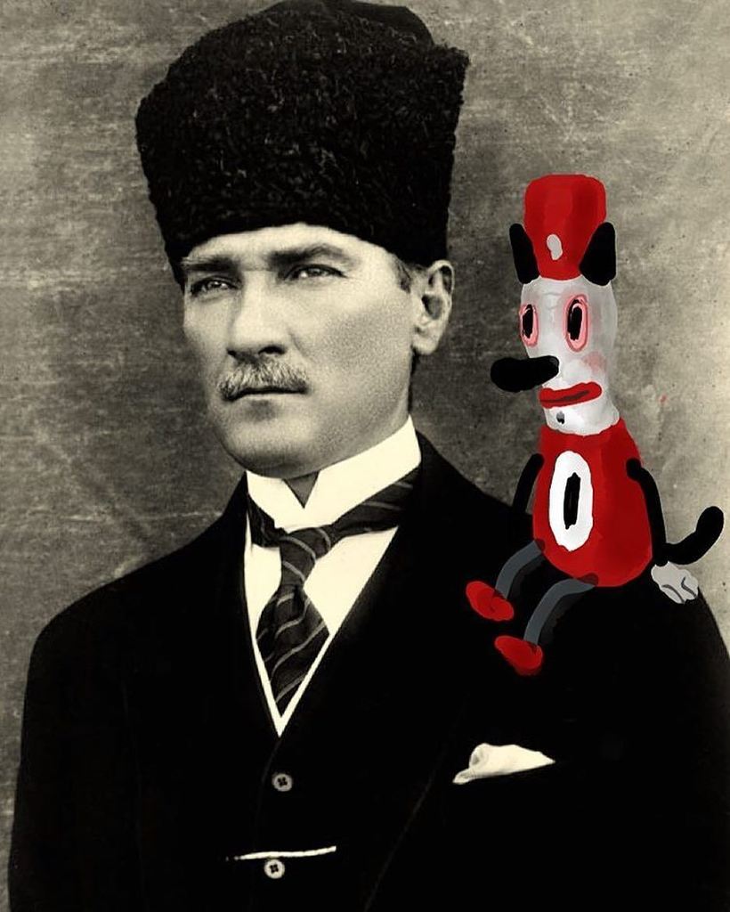 #Repost <a href="/garybaseman/">Gary Baseman</a>
・・・
TOBY is in ISTANBUL TURKEY for the first time! Any recommendations on where Toby should go…