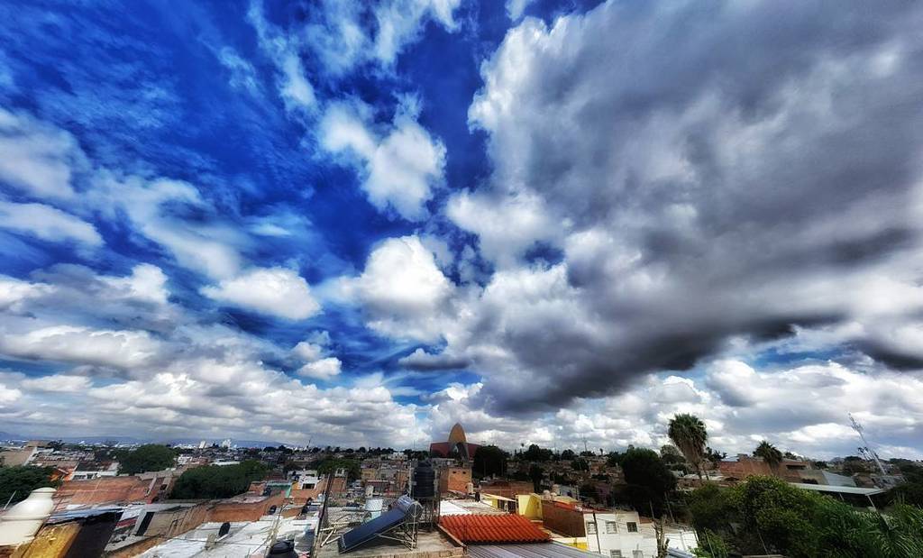 davesonico's tweet photo. Mas o menos nor-poniente
#enguadalajara #samsunggalaxynote5 #fotoinformador #igers #ig_cap… https://t.co/OdiujPUZCT https://t.co/n40AdzceiZ