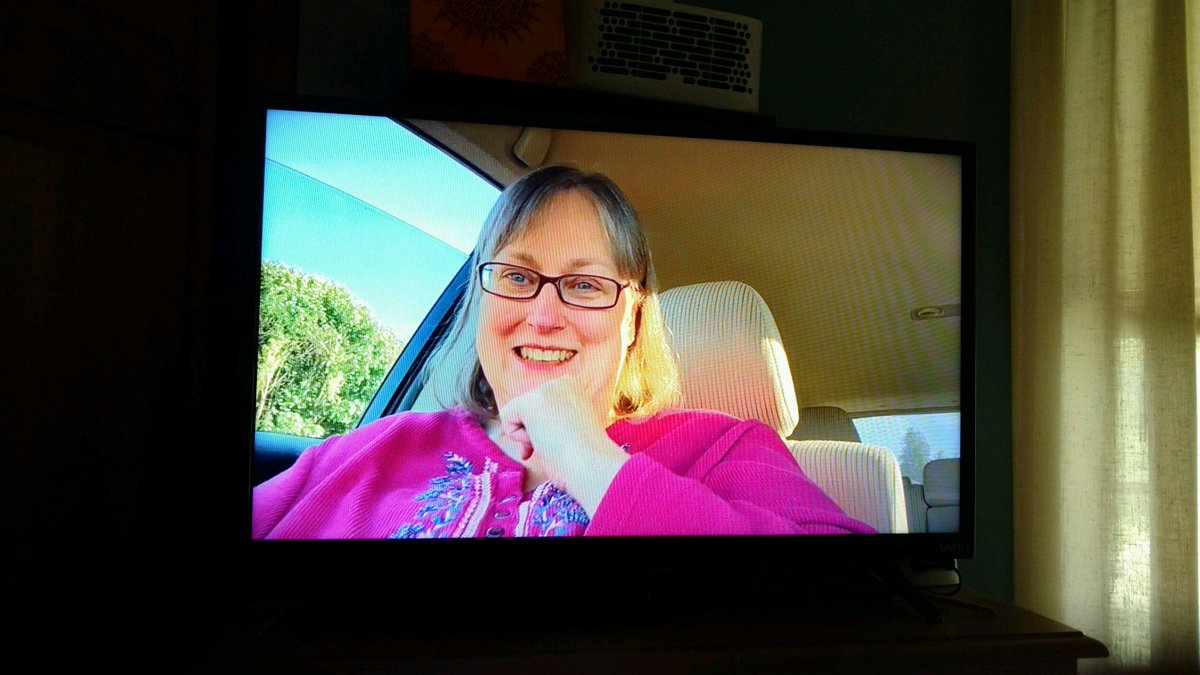 Blazinbravo06r's tweet image. @marylovesglass Mary on TV!!! Well on mine this morning. Have a fabulous day. ✨✌🏻️✌🏻✨ #Helpsomeonesmile