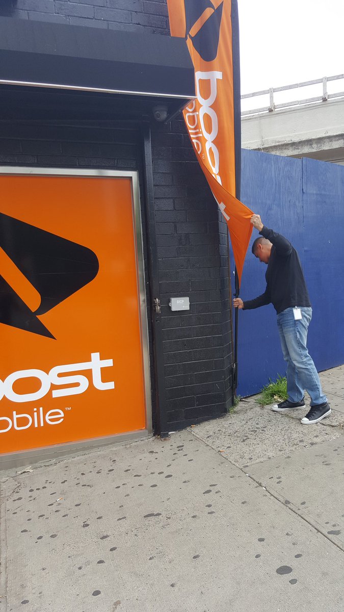 Jesse_Chauca's tweet photo. #SideSelling @Premium Bringing much needed color๐ธ๐ถto Brooklyn! #ColorMeOrange #BK๐ช #TeamCernadasNYC @LauraMcLaugh96 https://t.co/5NUNxJFO6S