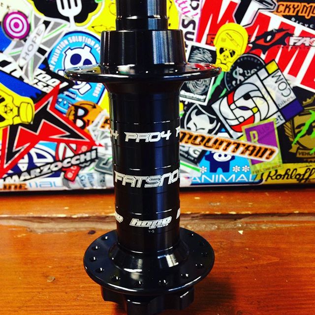 TuttoMTB's tweet photo. strawberrycycles / Hope pro4 fat bike front hub #fatbike #hope #hopepro4 #mtb https://t.co/DytG8kdhZR