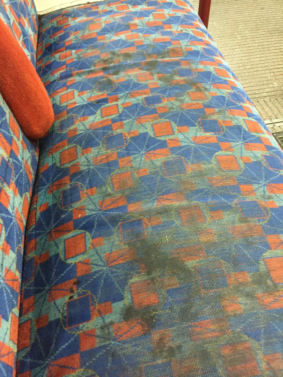 hmx500's tweet photo. #3235-hope the bonus received for not upgrading these trains years ago paid for a nice holiday @bakerlooline @TfL https://t.co/L0CI0vG34Z