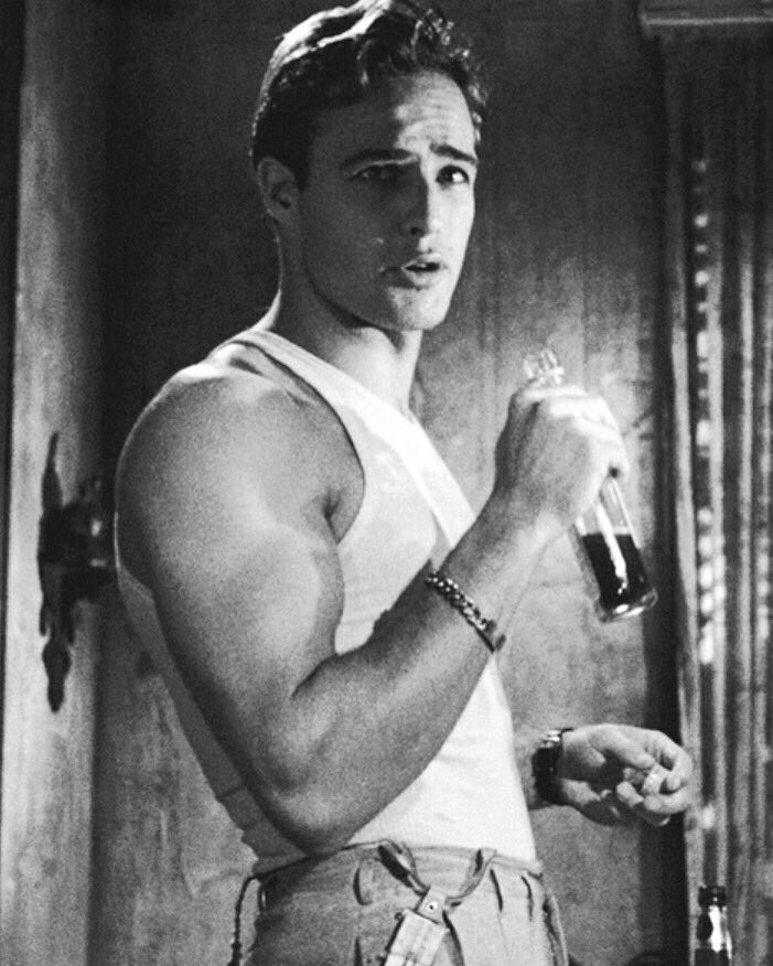YourDailyRewind's tweet photo. #MarlonBrando in #AStreetcarNamedDesire in #1951

#oldschool #vintage #retro #throwback https://t.co/2Rwk0hJzIl