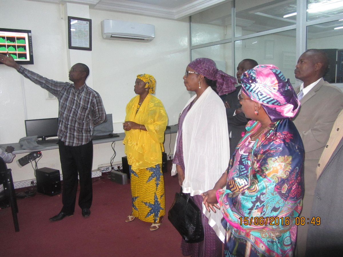 La Ministre nigérienne de la Communication en visite au #CSCniger ce 15 juin 2016. facebook.com/cscniger