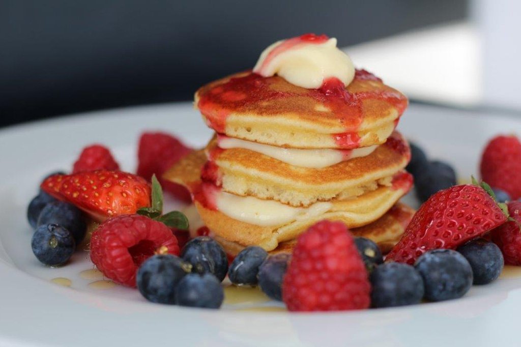 Der amerikanische Klassiker: #Pancakes #Rezept ow.ly/ZQOY300yPoR #usa #frühstück #brunch