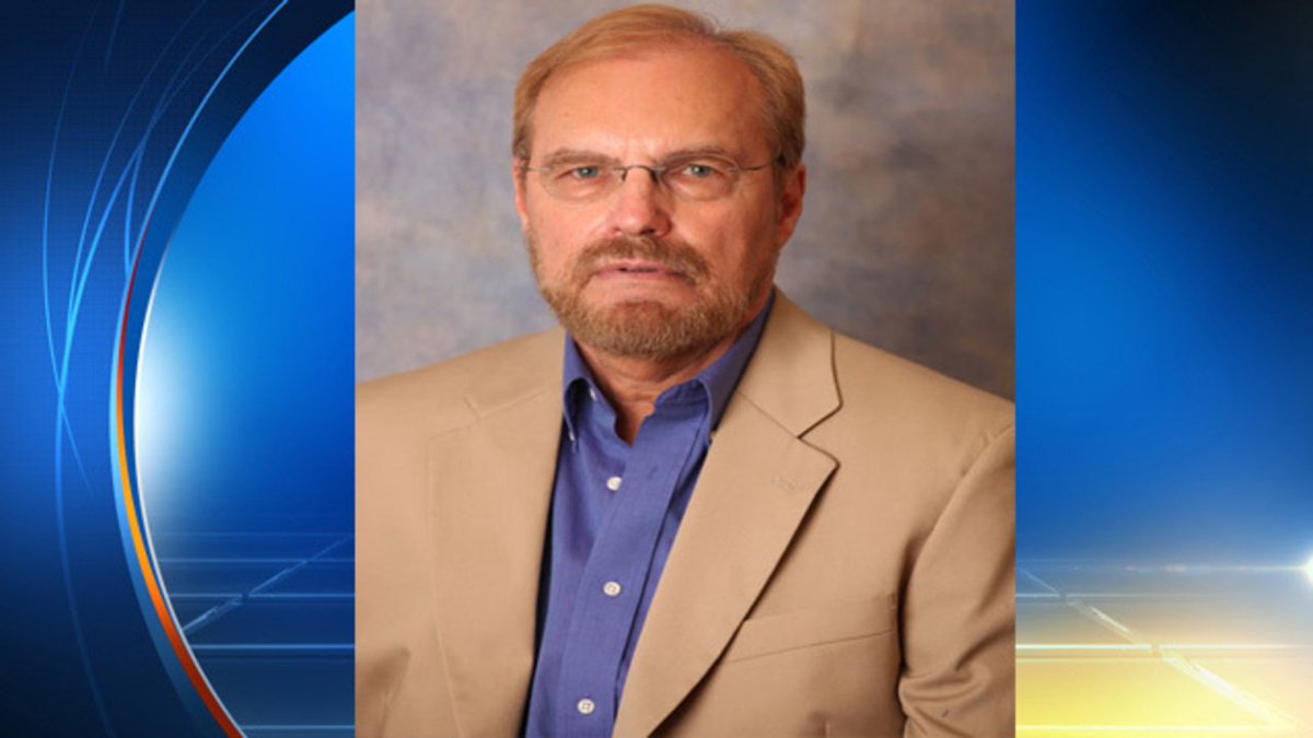 #FIU professor accused of sexually assaulting housekeeper bit.ly/23emU5X?utm_me… https://t.co/69pUO35gNn