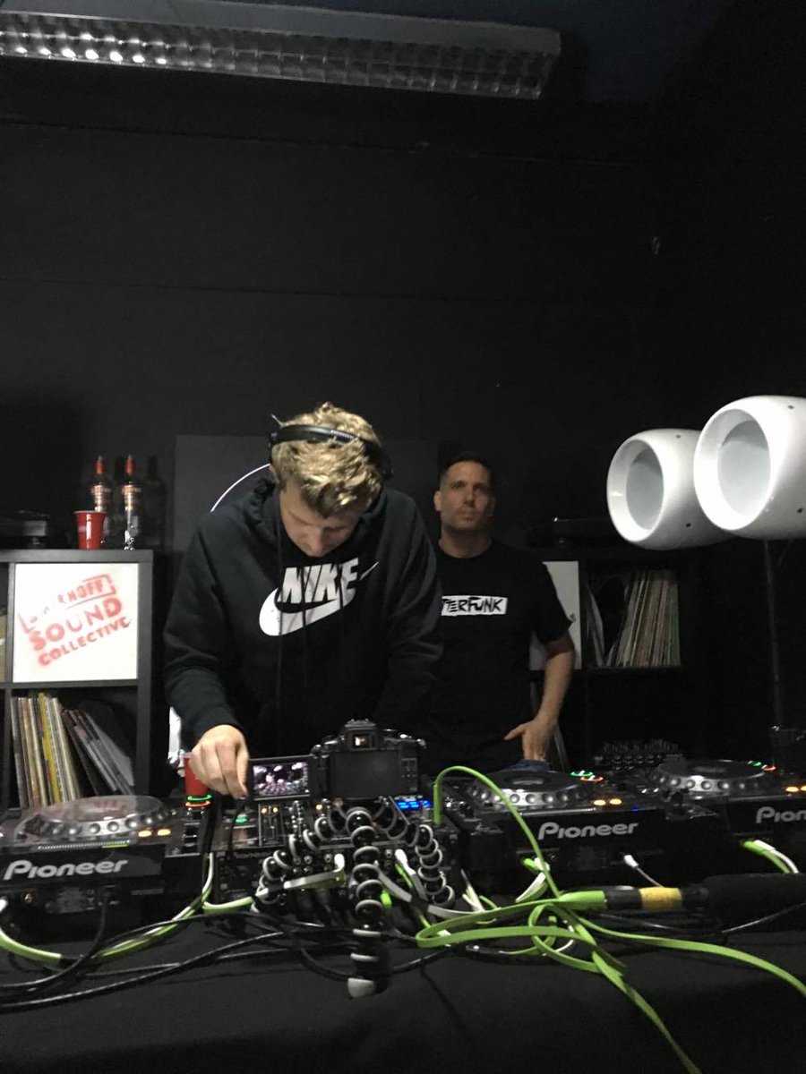 Mixmag's tweet photo. WE ARE LIVE. @addisongroove b2b @dieclearskyz from Lab LDN. Join us now for Thursday fun 

https://t.co/vxQzLYaqiw https://t.co/5A3Z3taEdw