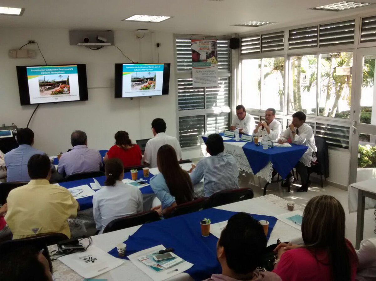 jaimetorradoc's tweet photo. Atendiendo visita de par @Mineducacion para fines acreditación alta calidad programa Centro Petroquímico en Bolívar https://t.co/HKr2qUqxZl