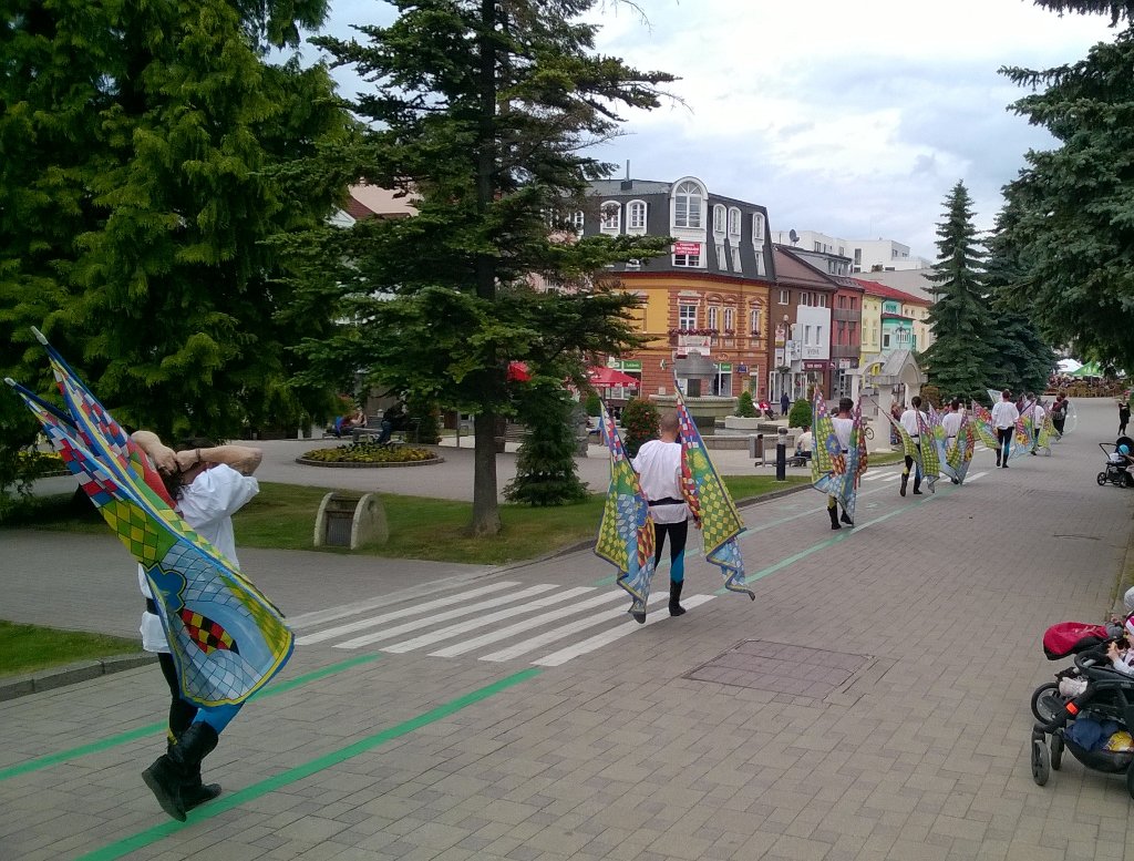 basilari91's tweet photo. ITALIAN's Flags&amp;drums in Poprand #flags #drums #mestropoprand #Slovacchia #Servigliano #GAMS #Italia @MestoPoprad https://t.co/48IqJC7Y5I