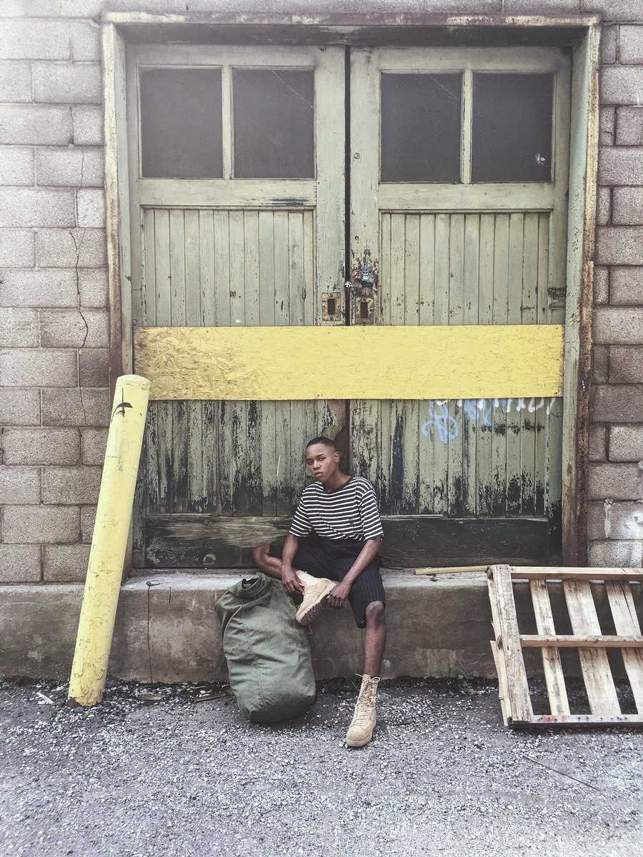 __mystylist's tweet photo. Behind the scenes of today's shoot | #Photogapher @faystime #FashionStylist #EditoralModel @__mystylist of course 💛✨ https://t.co/6AJB1PU0sS
