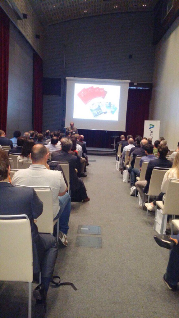 AutodeskItalia's tweet photo. Iniziamo #Bimagination #BIM, #thefutureofmakingthings per l'edilizia @AutodeskItalia https://t.co/HVXe0LYNAE