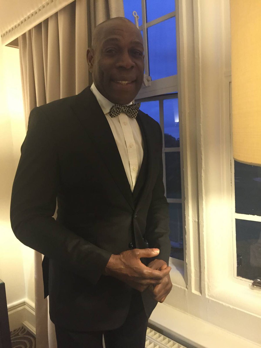 AnyaSushkoBags's tweet photo. #AnyaMeets #FrankBruno #boxer known 4 wearing best #suits https://t.co/k6vSz5f7nX Check it out @MontyPanesar #sport https://t.co/qiPF9WaNHs