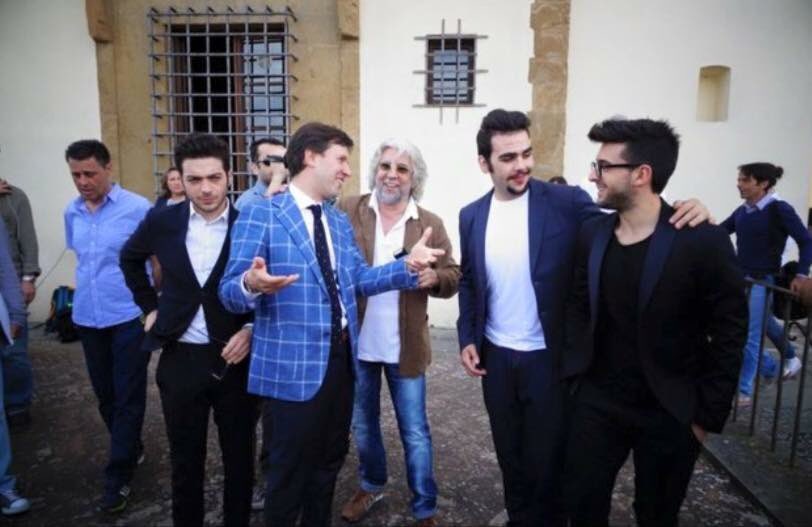 ilvolodiary's tweet photo. 3/"Il Volo e la notte magica in Santa Croce (con Domingo) "

Foto by @LaNazione https://t.co/kqBmIpqKfb